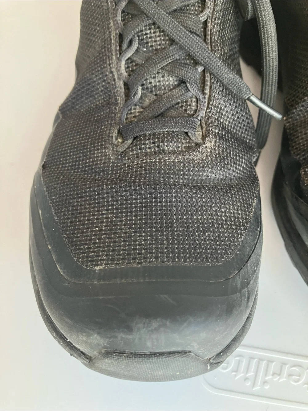 Arc'teryx Aerios FL Gore-Tex hiking shoes black gold Men’s 6.5 Women’s 8